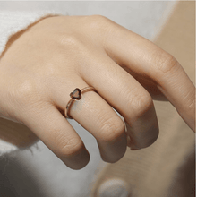 Load image into Gallery viewer, heart shape gemstone ring