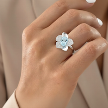 Load image into Gallery viewer, Natural Sky Blue Topaz Flower Ring Silver