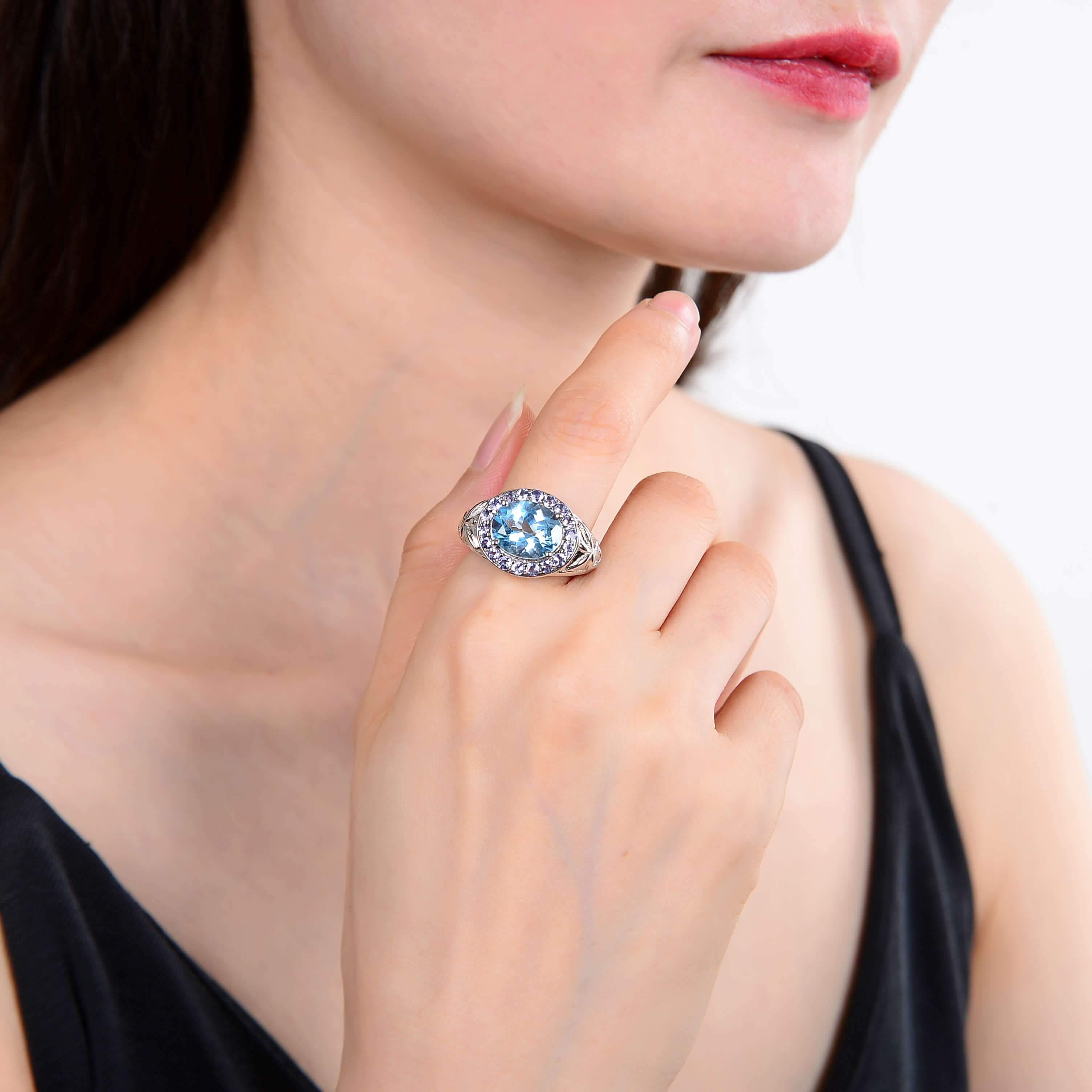 Sterling Silver Oval Blue Topaz Tanzanite Ring.
$ 100 – 150, 6, 7, 8, Blue, Oval, Blue Topaz, White Topaz, 925 Sterling Silver, Statement