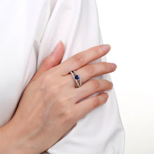 Load image into Gallery viewer, round shape ring on model, model wearing sapphire ring, corundum ring, affordable sapphire jewelry, sapphire ring on a budget