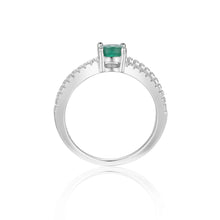 Load image into Gallery viewer, Stylish Round cut Genuine Emerald Ring with White Sapphire